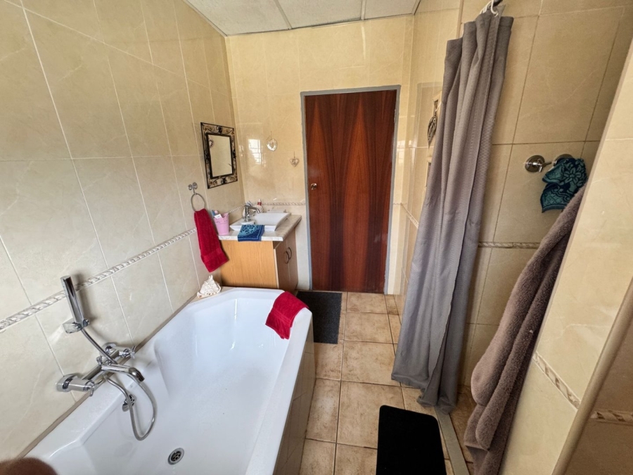 6 Bedroom Property for Sale in Orkney North West